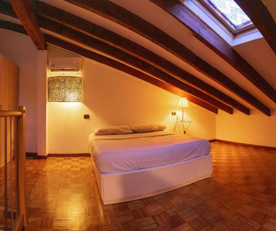 Appartamento La Casa Di Ale Lecco Esterno foto