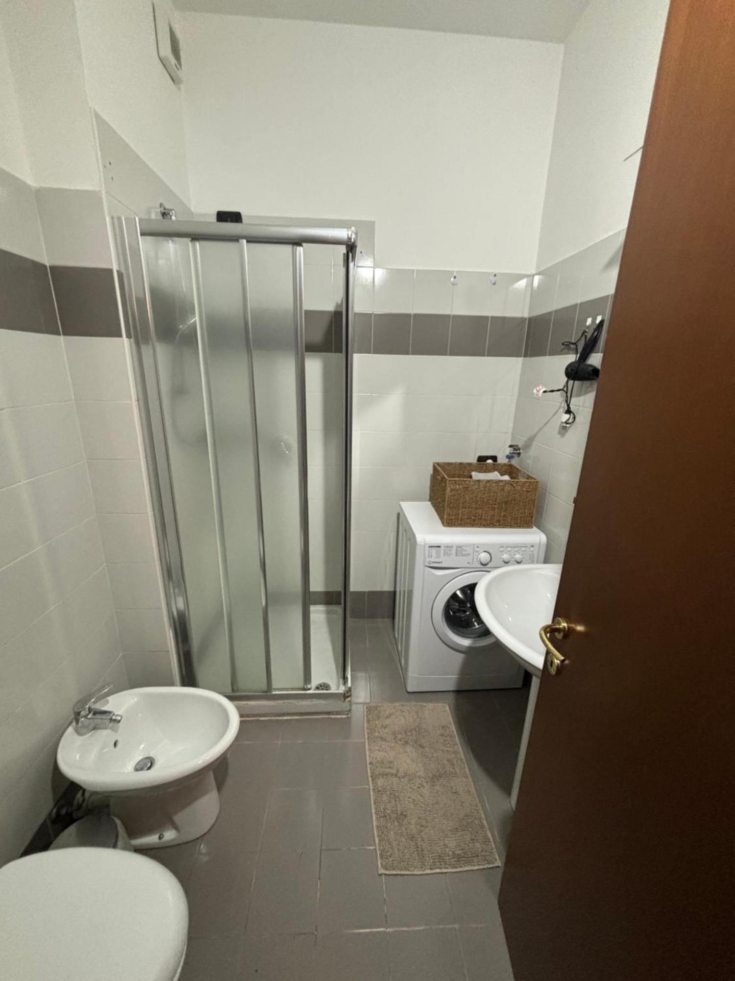 Appartamento La Casa Di Ale Lecco Esterno foto