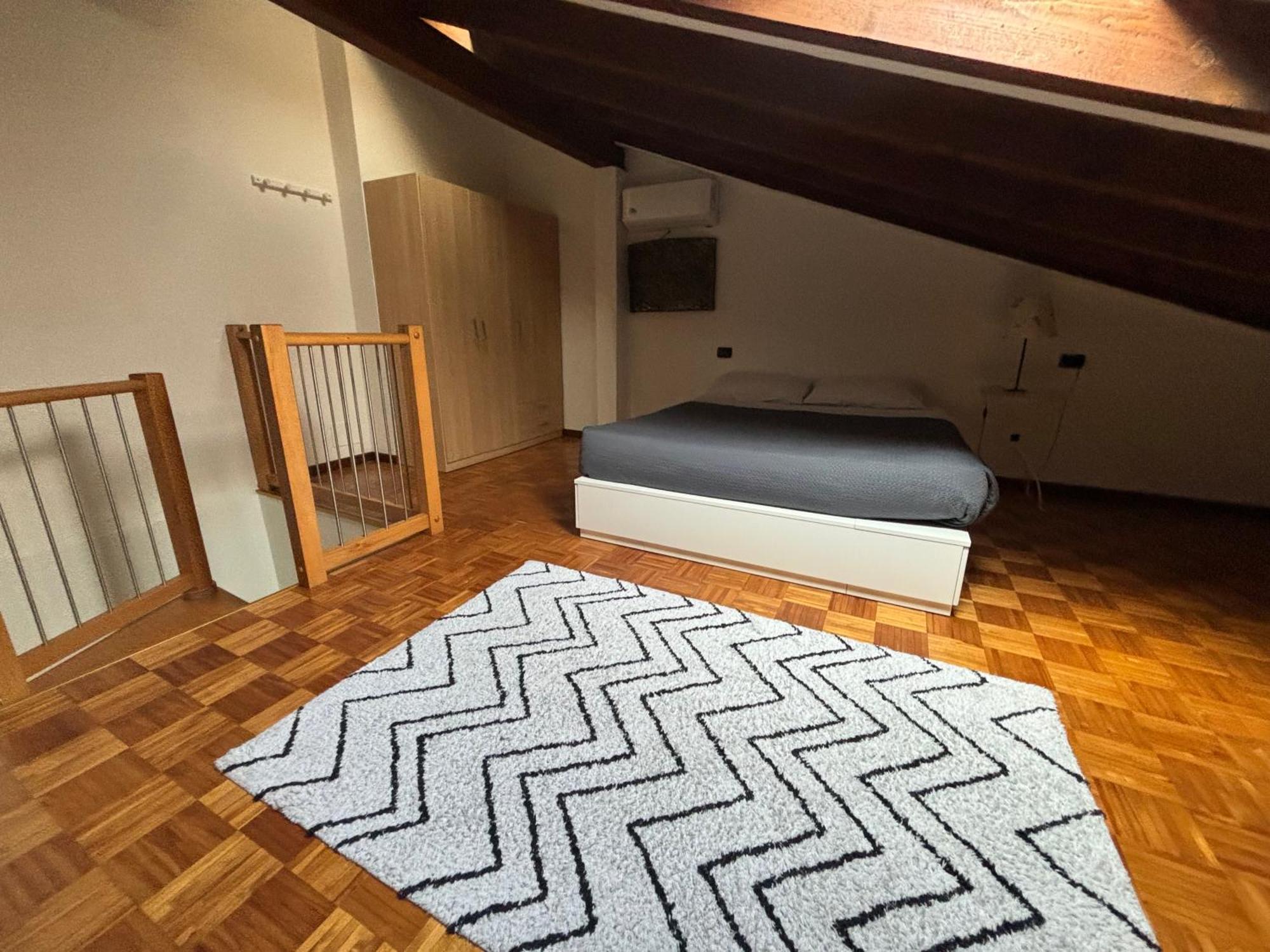 Appartamento La Casa Di Ale Lecco Esterno foto